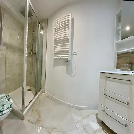 Monte Carlo Border One Bedroom * Beausoleil