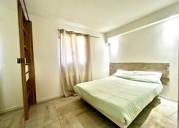 Monte Carlo Border One Bedroom 아파트 보솔레이