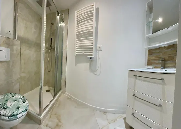 Monte Carlo Border One Bedroom * 보솔레이