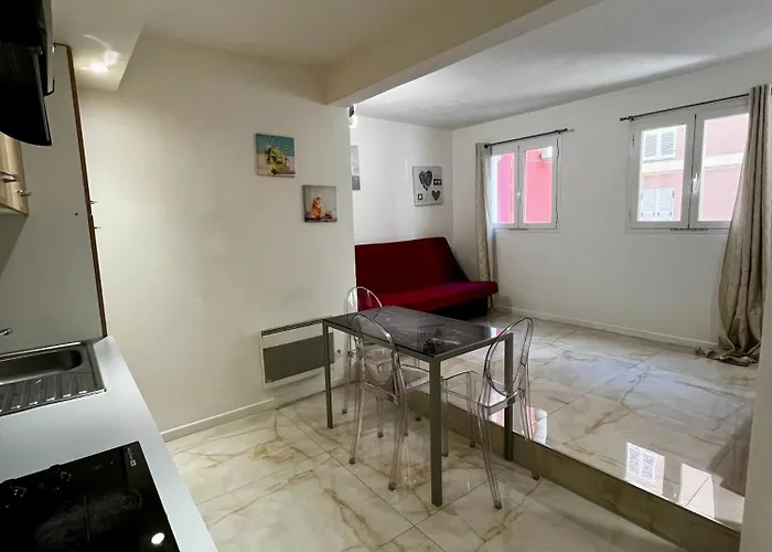 아파트 Monte Carlo Border One Bedroom 보솔레이